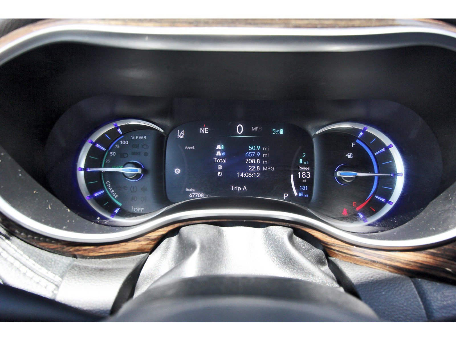 Used 2023 Chrysler Pacifica Limited FWD image 14