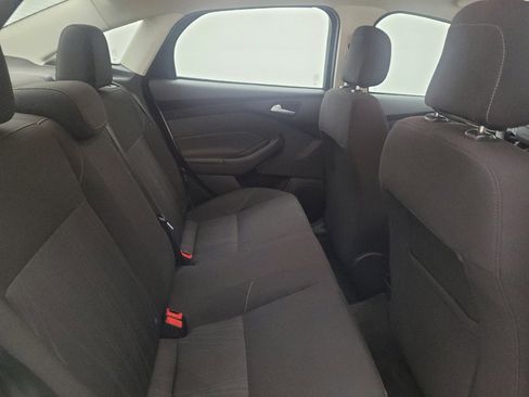 Used 2018 Ford Focus SE FWD image 19