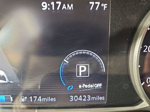 Used 2021 Nissan Leaf SL Plus FWD image 17