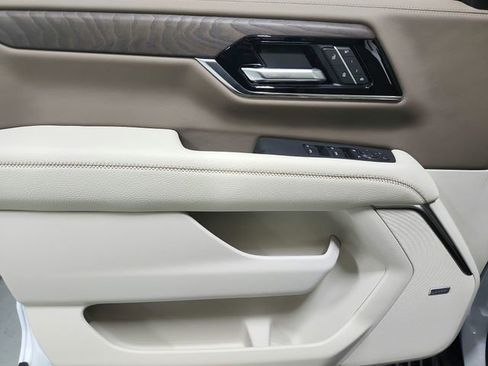 New 2026 GMC Yukon Denali w/ Sun & Power Step Package AWD/4WD image 34