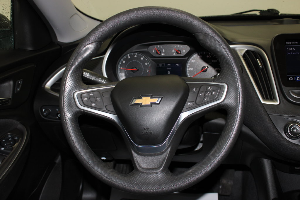 Used 2022 Chevrolet Malibu LS FWD image 17