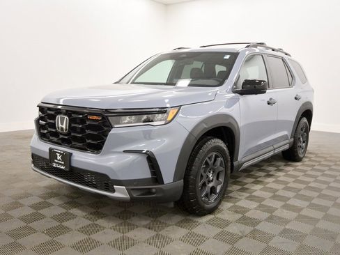 New 2025 Honda Pilot TrailSport image 2