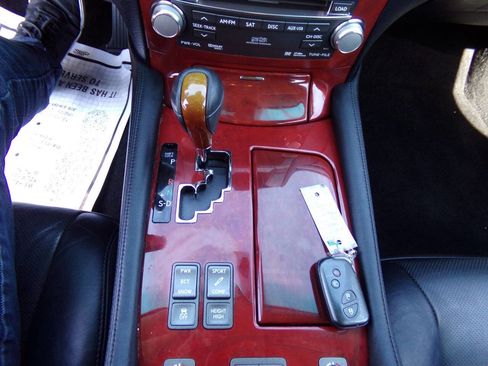 Used 2010 Lexus LS 460 Base AWD 4dr Sedan image 32