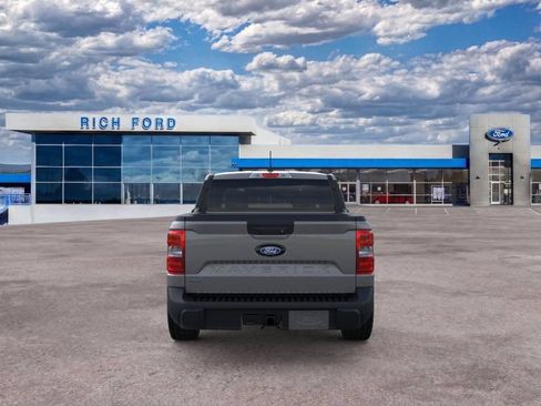 New 2025 Ford Maverick XLT w/ XLT Luxury Package FWD image 5