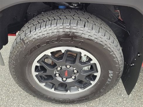 Used 2025 Toyota Tacoma image 14