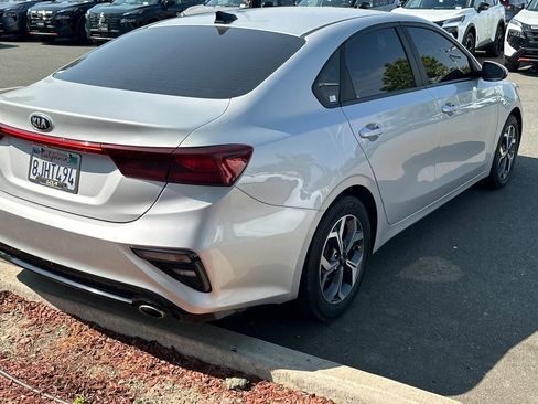 Used 2019 Kia Forte LXS FWD image 5