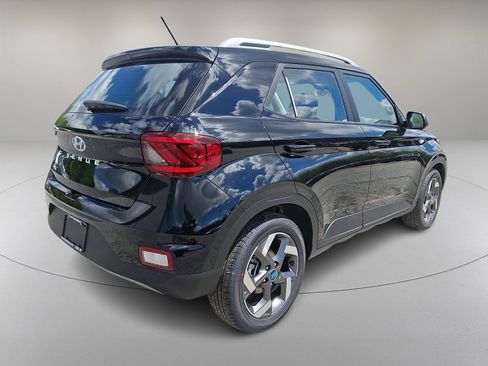 New 2026 Hyundai Venue SEL FWD image 7