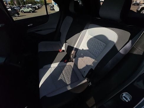 Used 2022 Chevrolet Equinox LS AWD/4WD image 24