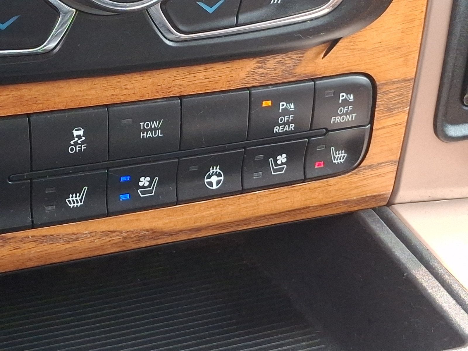 Used 2014 RAM 1500 Laramie Longhorn AWD/4WD image 23