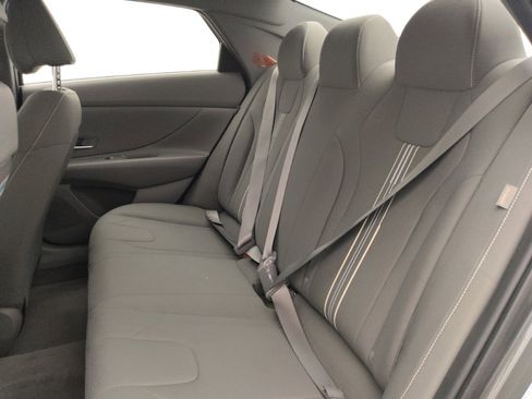 Used 2024 Hyundai Elantra SEL FWD image 18