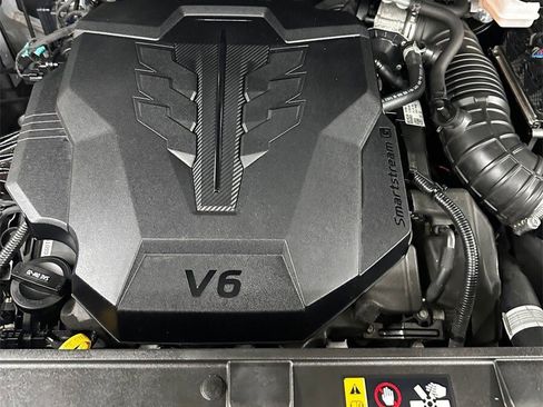 Used 2022 Kia Carnival EX image 7