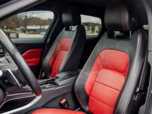 Used 2020 Jaguar F-PACE R-Sport image 20