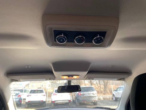 Used 2020 Dodge Journey SE w/ SE Popular Equipment Group FWD image 16