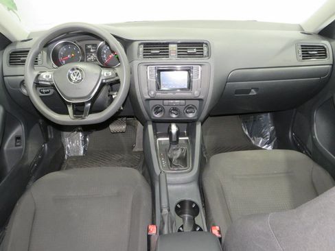 Used 2016 Volkswagen Jetta S image 14