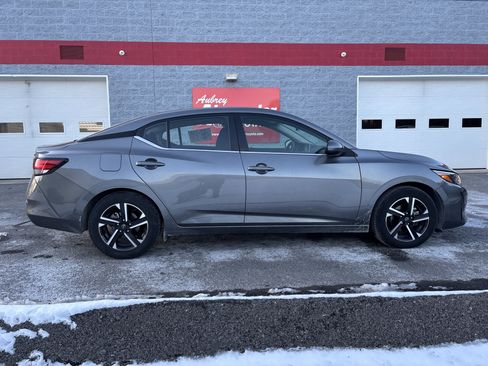 Used 2024 Nissan Sentra SV image 2