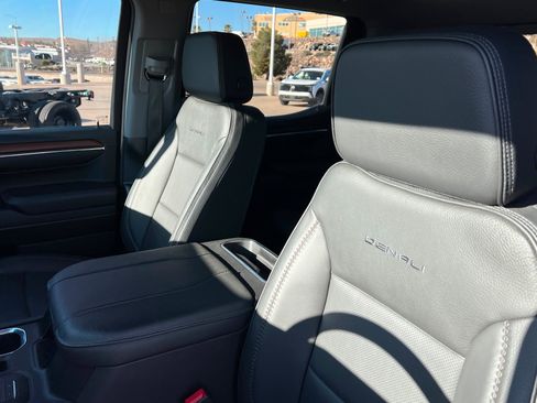 Used 2024 GMC Sierra 1500 Denali AWD/4WD image 17