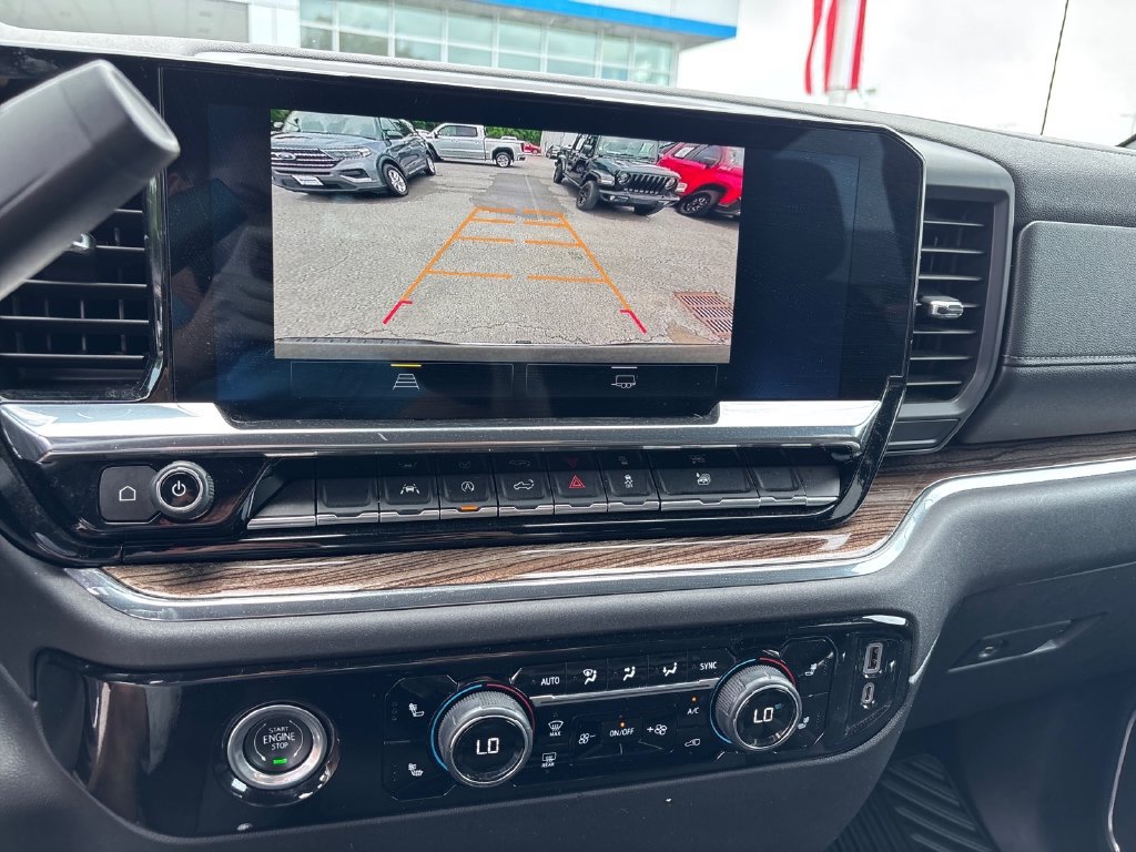 Used 2023 Chevrolet Silverado 1500 LT AWD/4WD image 11