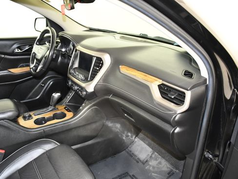 Used 2017 GMC Acadia Denali w/ Technology Package AWD/4WD image 40
