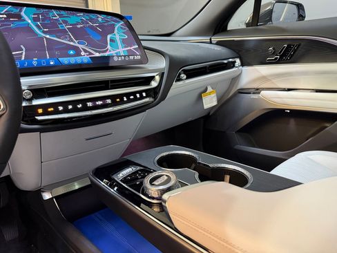 New 2026 Cadillac Lyriq Premium Luxury image 33