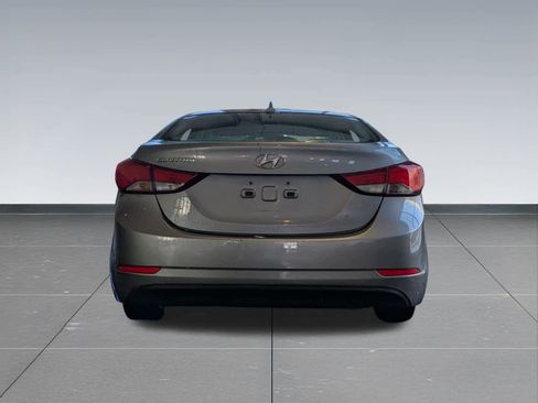 Used 2015 Hyundai Elantra SE image 5