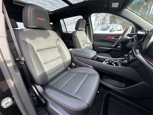 Used 2025 Chevrolet Traverse Z71 w/ Driver Confidence Package image 28