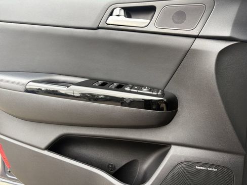 Used 2021 Kia Sportage EX w/ EX Technology Package image 14