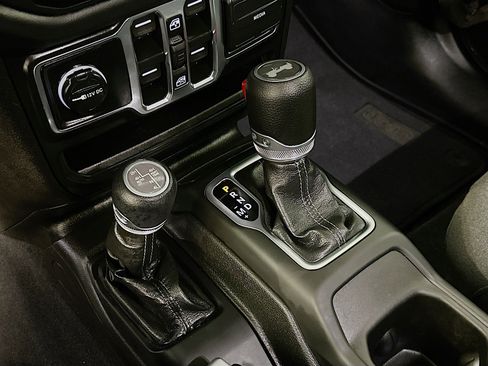 Used 2025 Jeep Wrangler Sahara w/ Safety Group image 24