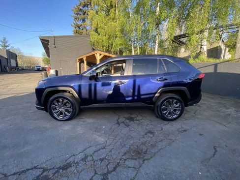 Used 2023 Toyota RAV4 XLE Premium AWD/4WD image 3