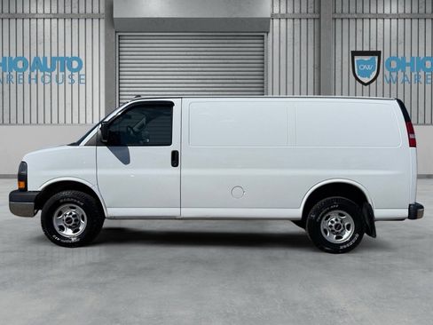 Used 2018 GMC Savana 2500 w/ Driver Convenience Package image 4