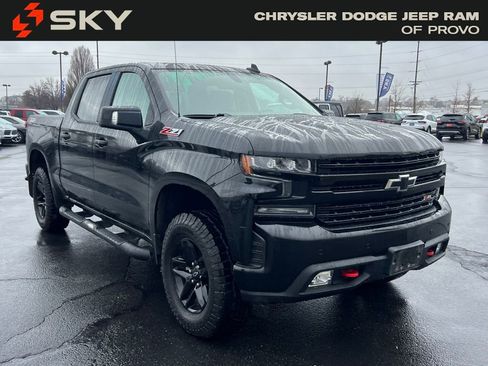 Used 2021 Chevrolet Silverado 1500 LT Trail Boss image 2