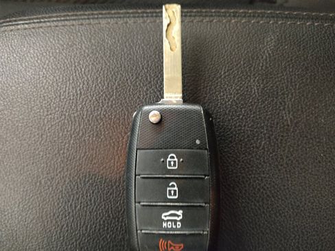 Used 2020 Kia Optima LX FWD image 32