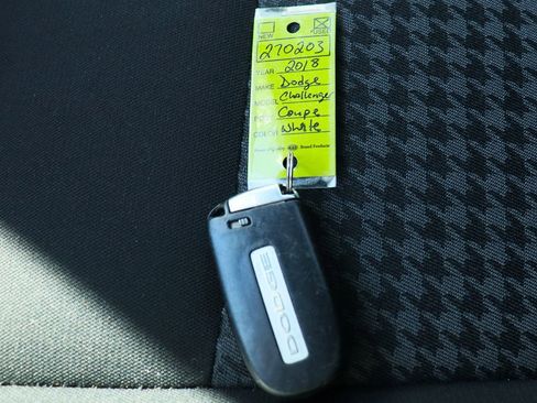 Used 2018 Dodge Challenger SXT image 53