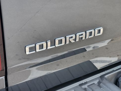 Used 2016 Chevrolet Colorado LT w/ Luxury Package, Chrome RWD image 13