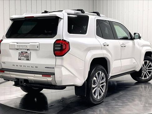 Used 2025 Toyota 4Runner Limited AWD/4WD image 13