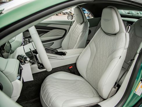 Used 2024 Aston Martin DB12 Convertible image 13