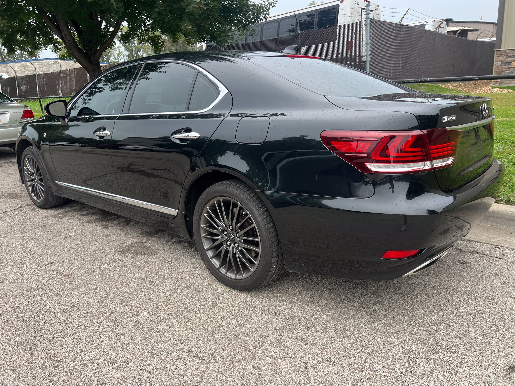 Used 2017 Lexus LS 460 w/ F Sport Midnight Edition RWD image 7