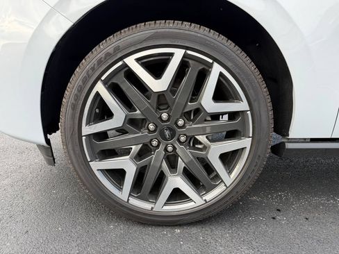 New 2026 Ford Expedition Platinum w/ Platinum Ultimate Package AWD/4WD image 12