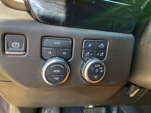 Used 2025 GMC Sierra 1500 SLT image 30