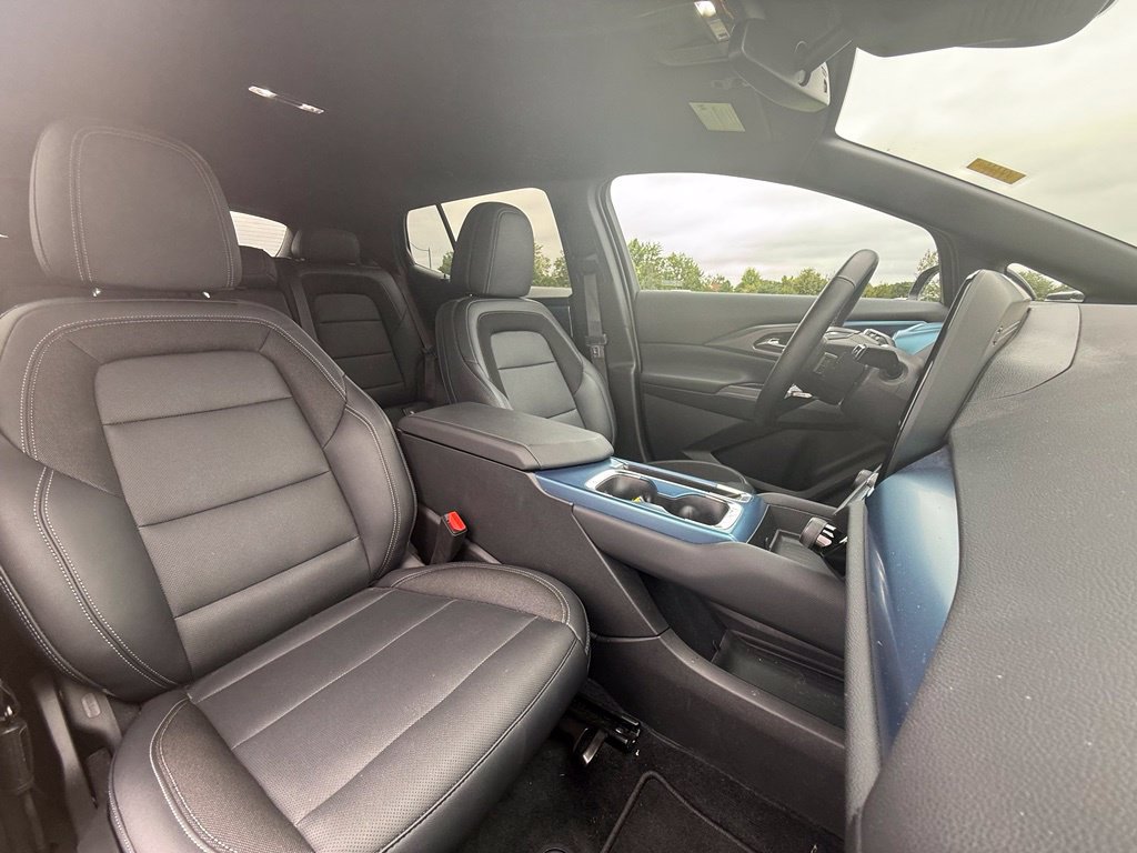Used 2024 Chevrolet Equinox EV LT w/ LPO, All-Weather Mat Package FWD image 32