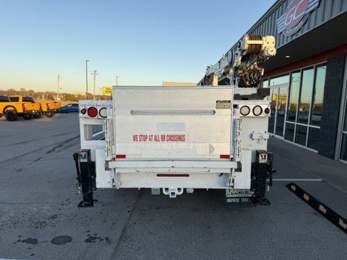 Used 2007 Ford F550 2WD Regular Cab Super Duty image 12