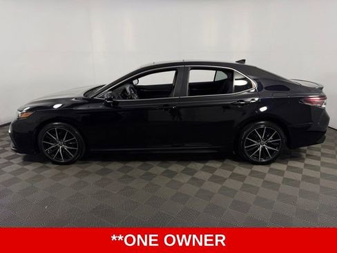 Used 2024 Toyota Camry SE w/ Convenience Package FWD image 5