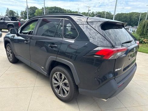 Used 2025 Toyota RAV4 XLE Premium AWD/4WD image 5
