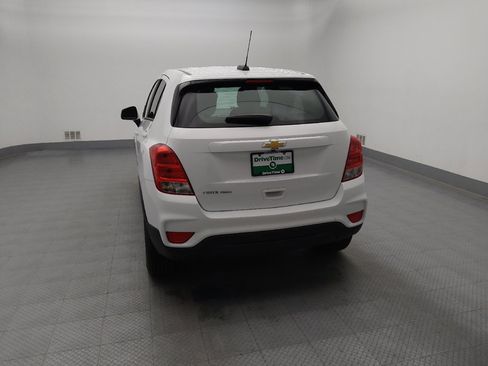 Used 2020 Chevrolet Trax LS AWD/4WD image 6