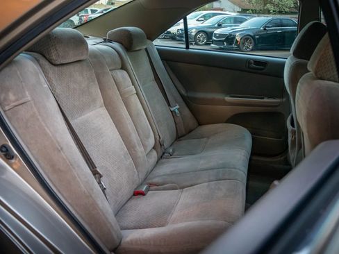 Used 2004 Toyota Camry LE FWD image 13