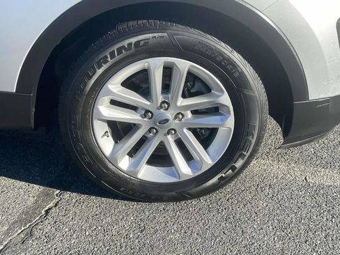 Used 2016 Ford Explorer XLT w/ Equipment Group 202A image 10