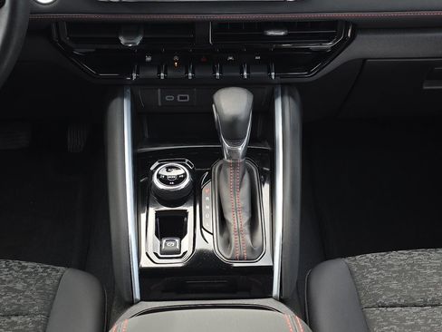 Certified 2024 Chevrolet Colorado Z71 w/ Z71 Convenience Package 2 image 23