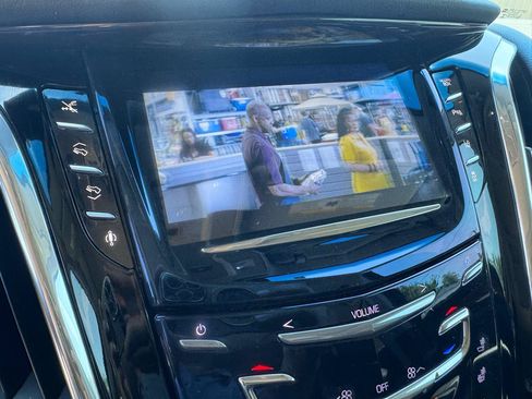 Used 2015 Cadillac Escalade Premium RWD image 42