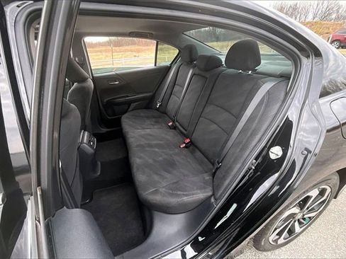 Used 2017 Honda Accord EX image 22