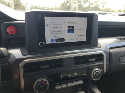 Used 2025 Toyota Tacoma TRD Sport image 25