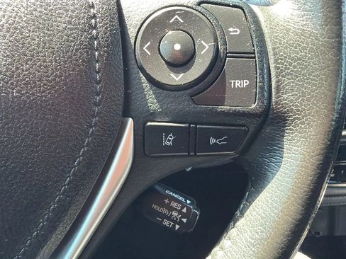 Used 2019 Toyota Corolla SE FWD image 11
